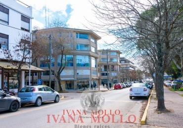 LOCAL COMERCIAL CENTRICO A LA VENTA - PASEO EL AGORA - PINAMAR