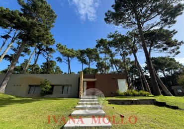CASA EN VENTA - BARRIO ALAMOS