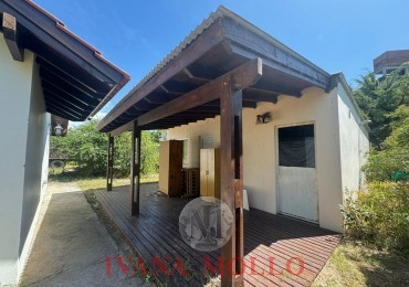 CASA EN VENTA - MAR DE OSTENDE - LOTE MULTIFAMILIAR